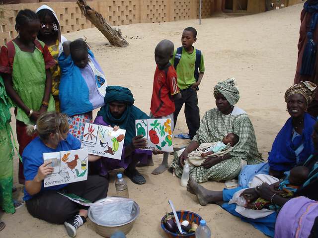 Séance d'éducation sanitaire au Mali
